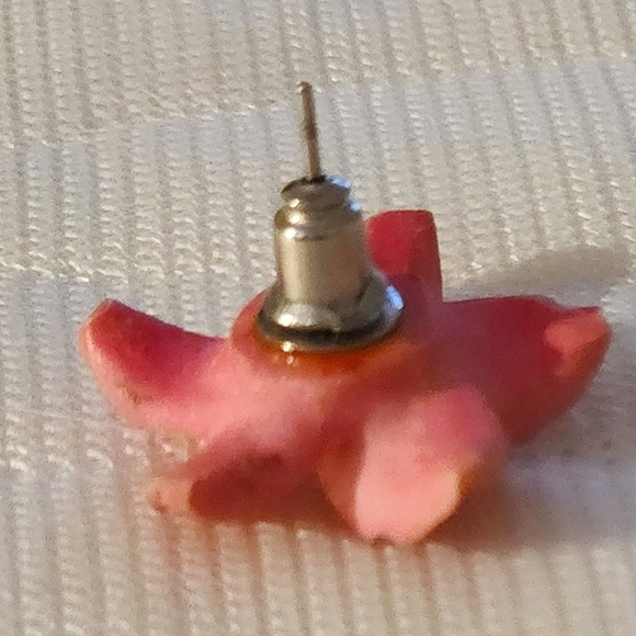 VINTAGE  Pink Plumeria Stud Earrings - Picture 2 of 3